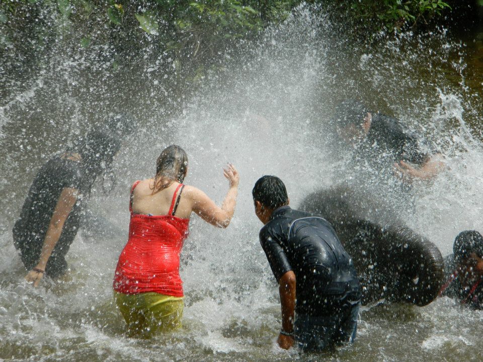 270897_10201096272158632_2094898884_n