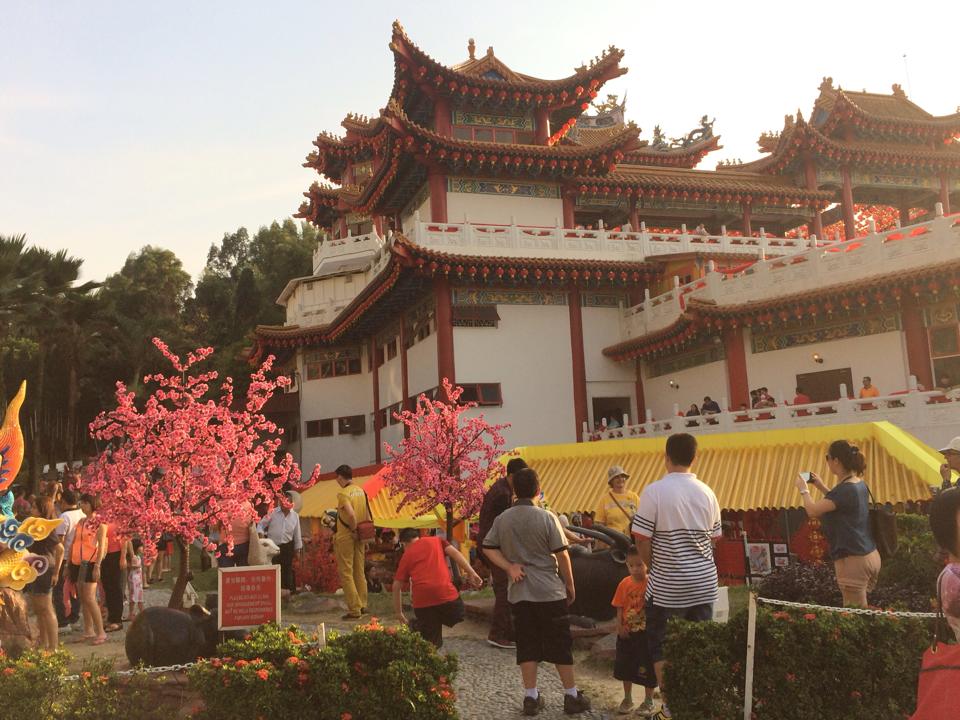 264506_10201918447016177_1668755738_n