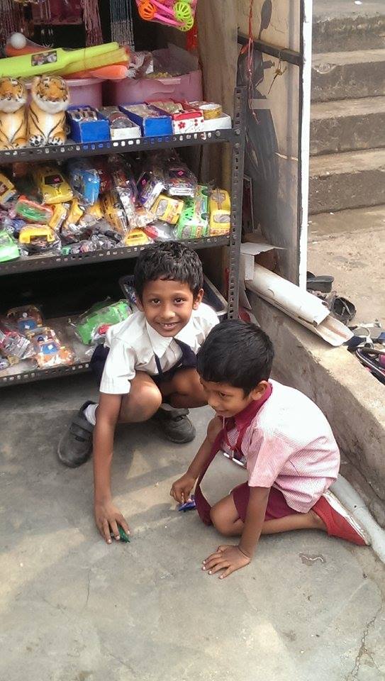 Dzieciaki na ulicy w Trivandrum