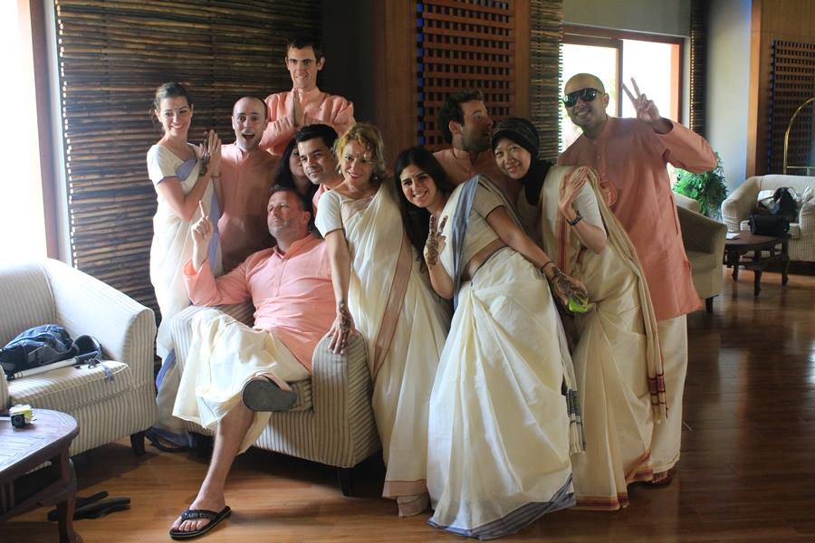 Reprezentacja keralskich sari i mundu