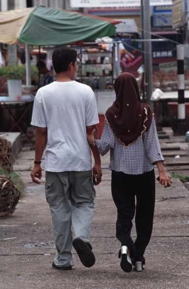 Para na ulicy w Kuantan (źródło: gettyimages.co.uk)