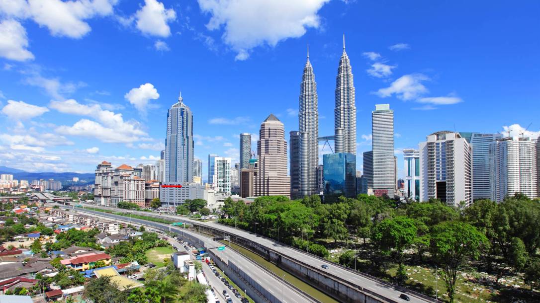 kuala-lumpur-skyline-50246519