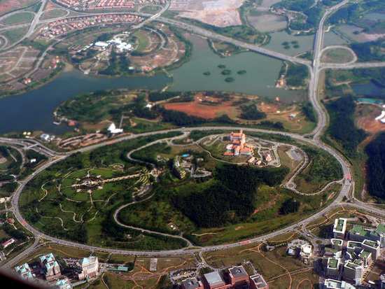 putrajaya-roundabout-largest-compressed