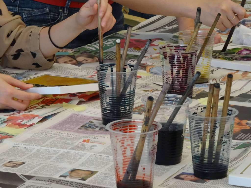 Colours upon colours to make that batik pattern look picture perfect