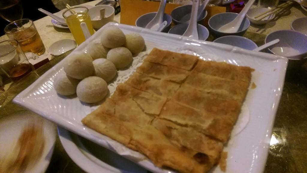 Zupa z melona znajduje się w misce pod spodem!